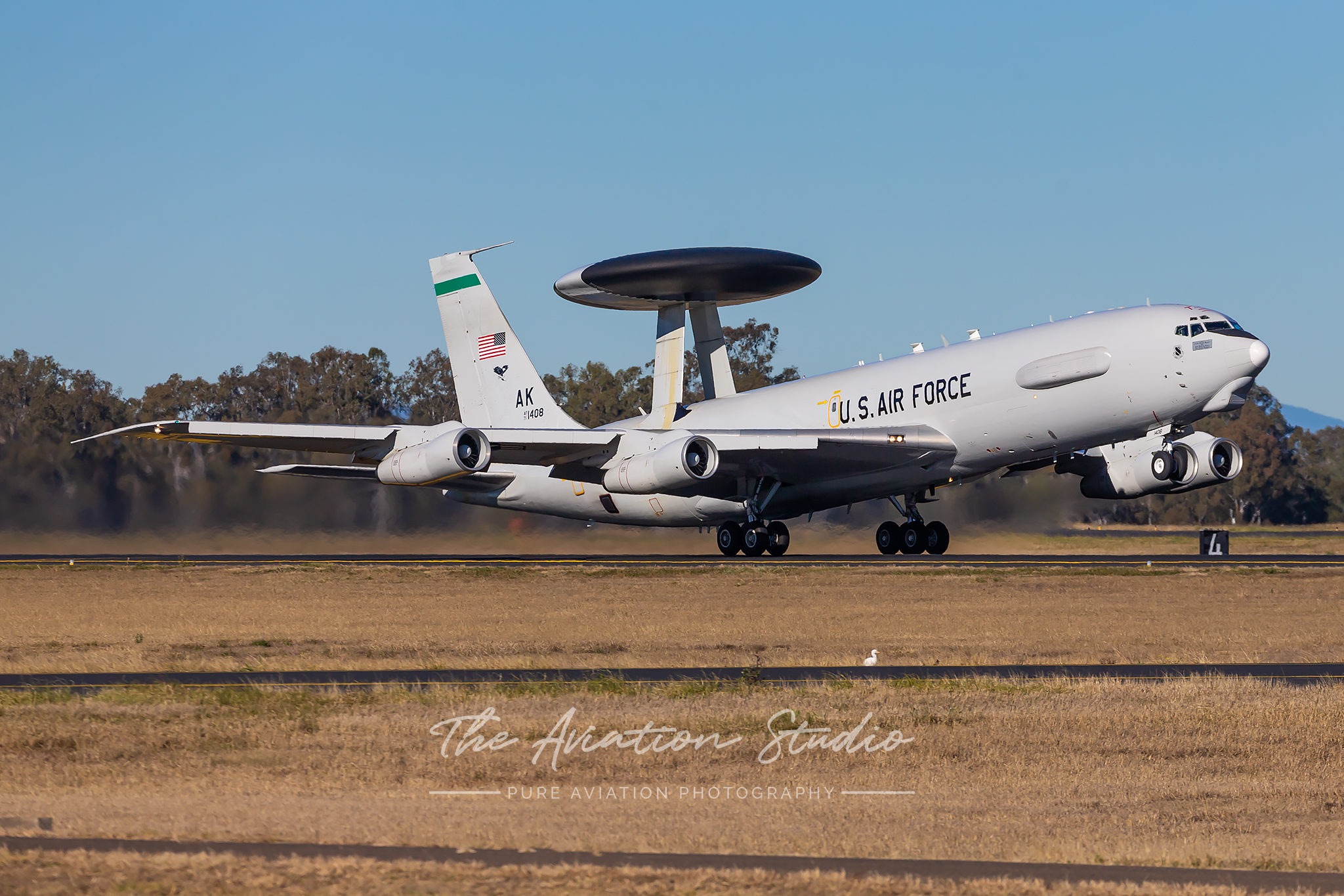 A United States Air Force E-3B Sentry 71-1408 about to climb away from RWY33 at RAAF Amberley (Image: Lance Broad)