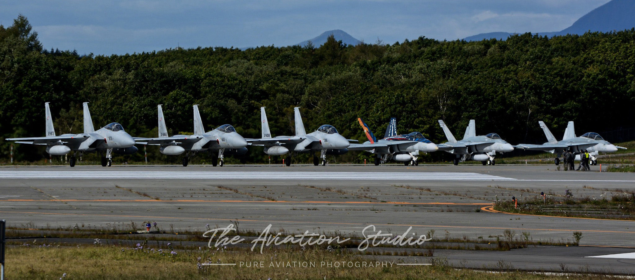 JASDF F-15J/DJ and RAAF F/A-18A/B prior to departure at Chitose Air Base