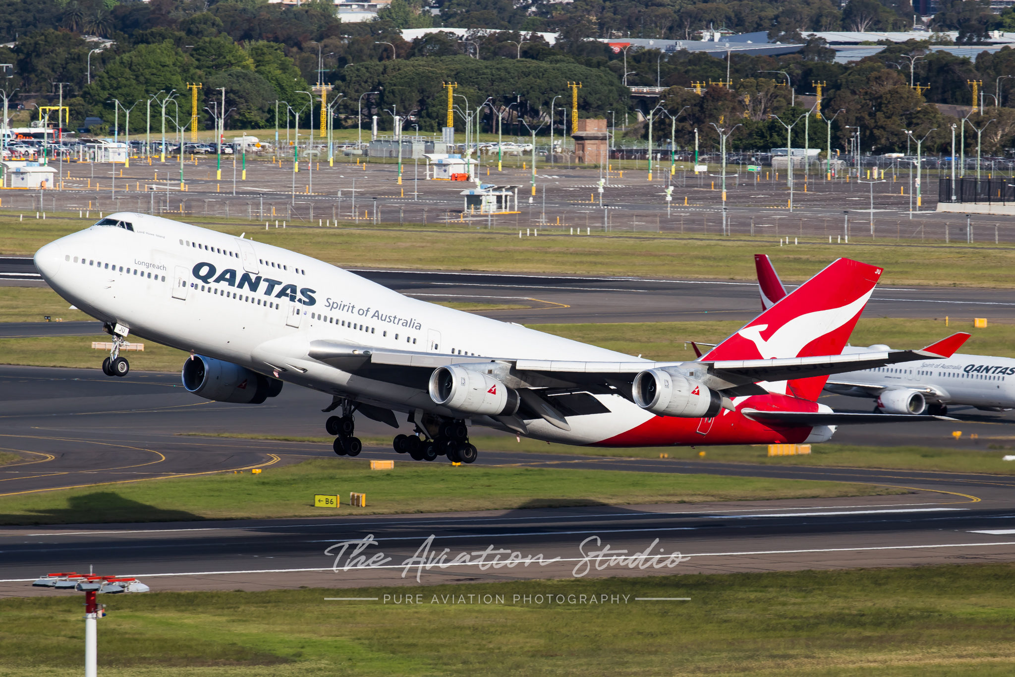 Qantas 747-400 VH-OJU departs Australia for the last time (Image: Rory Delaney)