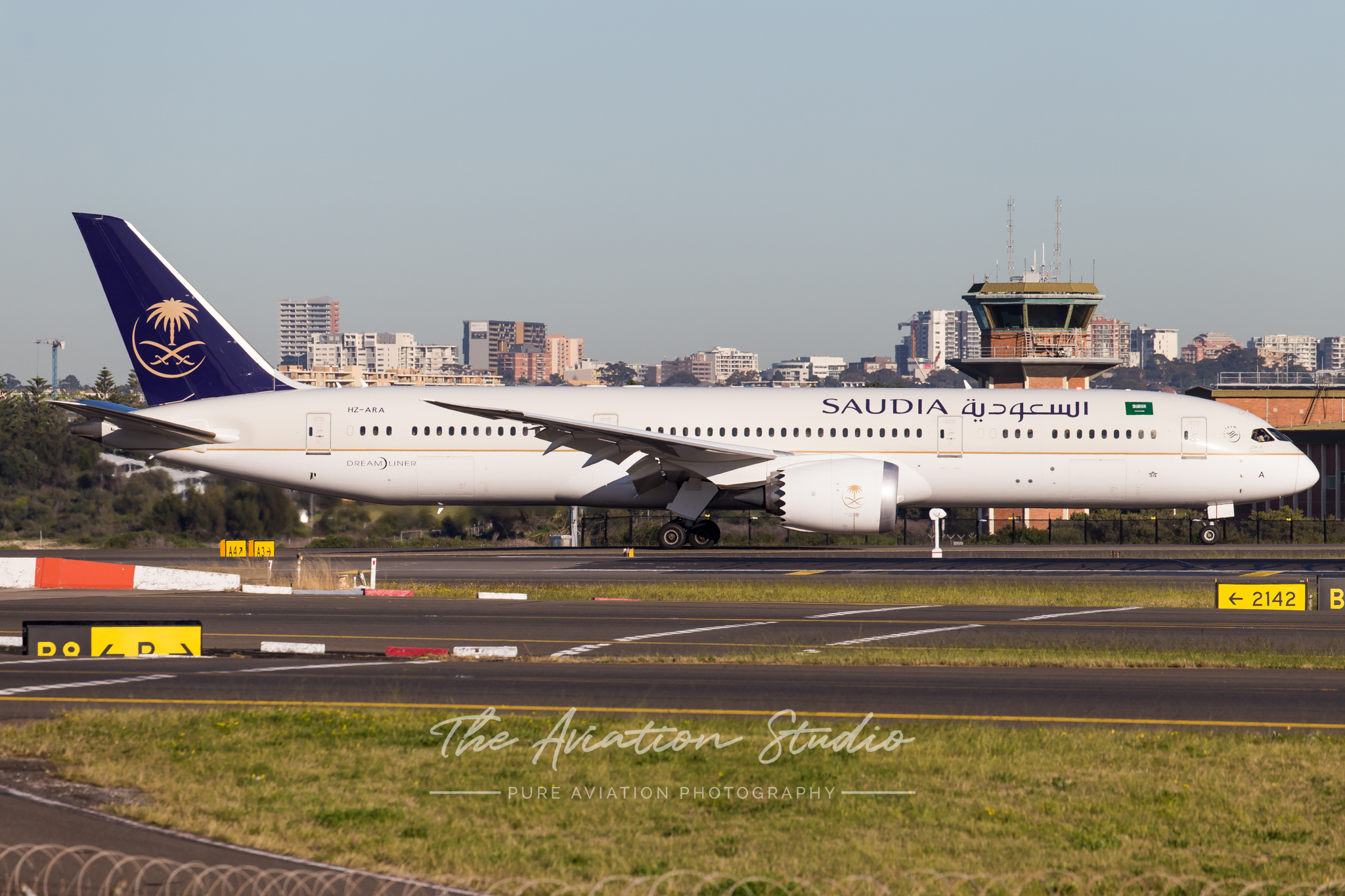 Saudia Boeing 787-9 HZ-ARA arrives at Sydney (Image: Rory Delaney)