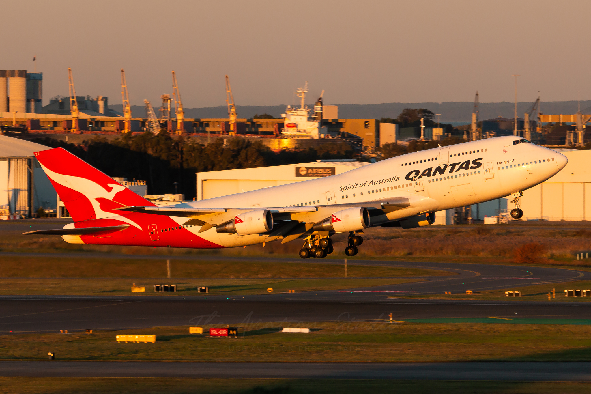 One of Qantas' most iconic aircraft, the Boeing 747, departs Brisbane